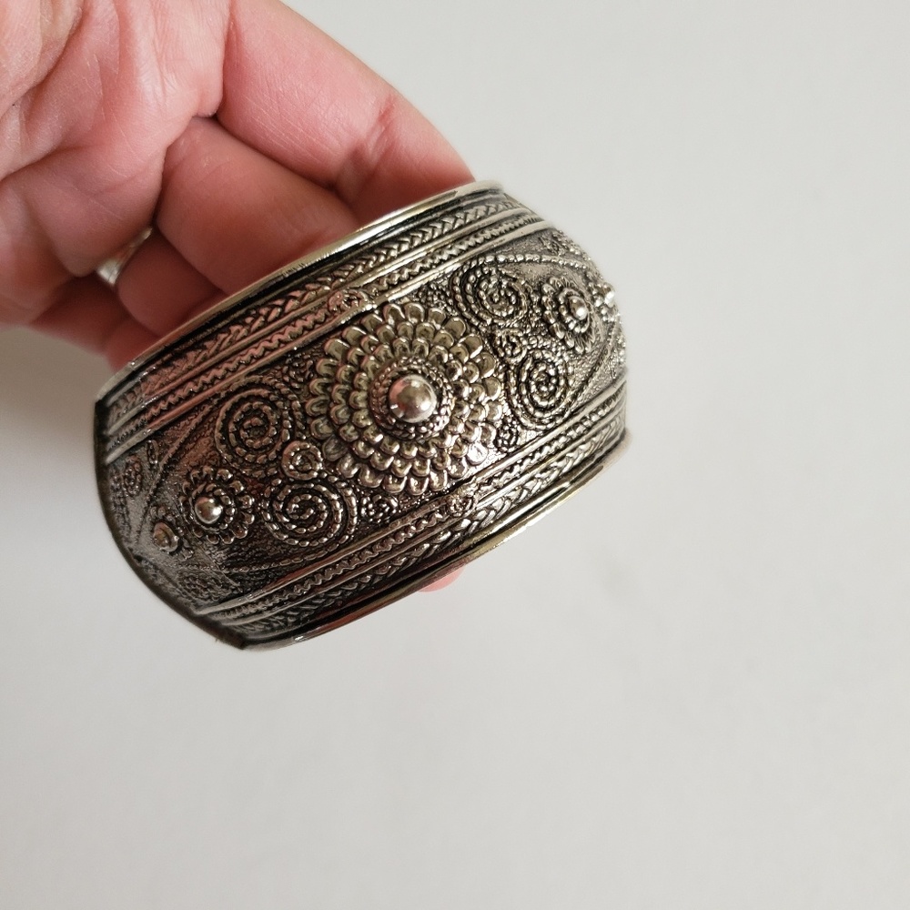Silvertone Hinged Bracelet - image 1